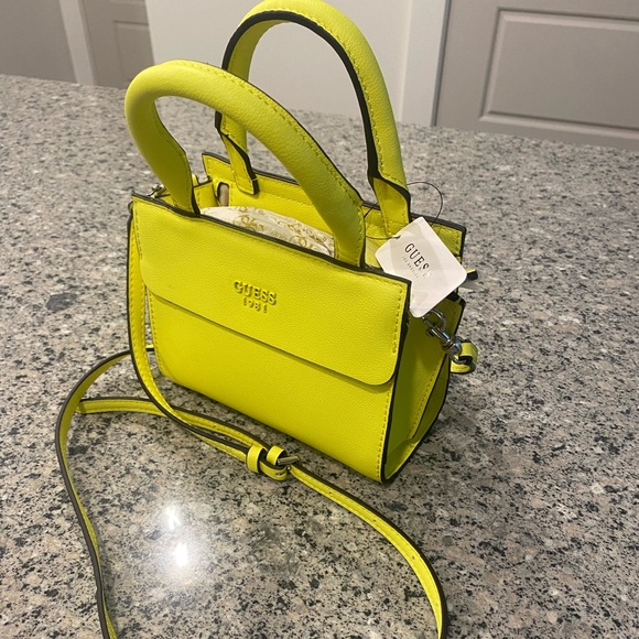Guess Mini Me Mini💛💚 - Picture 1 of 8